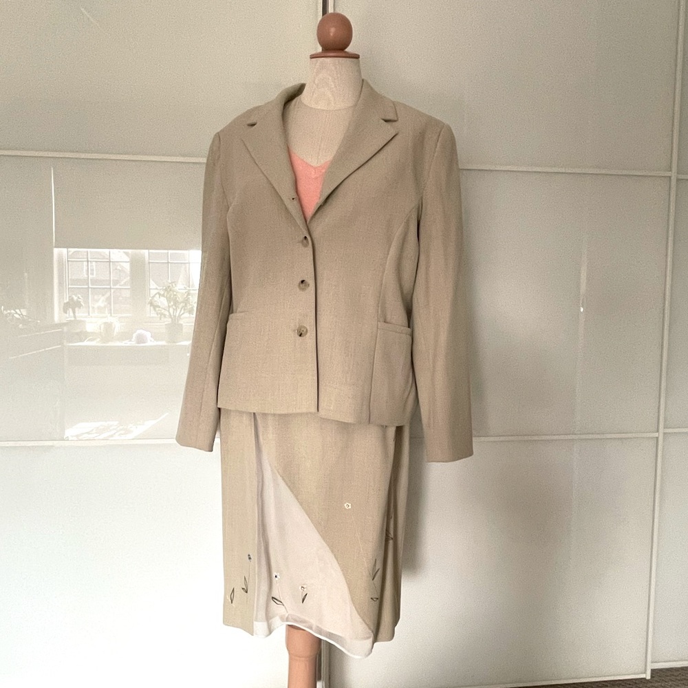 Ladies Suit - Includes Jacket, Skirt and Tank